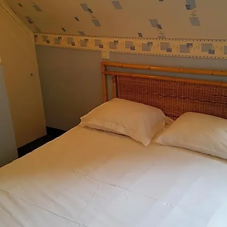 Hotel Le Grillon