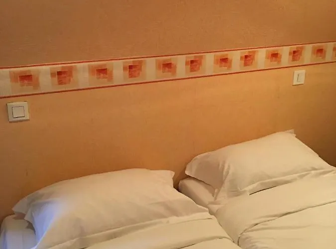 Le Grillon Hotel Pontorson